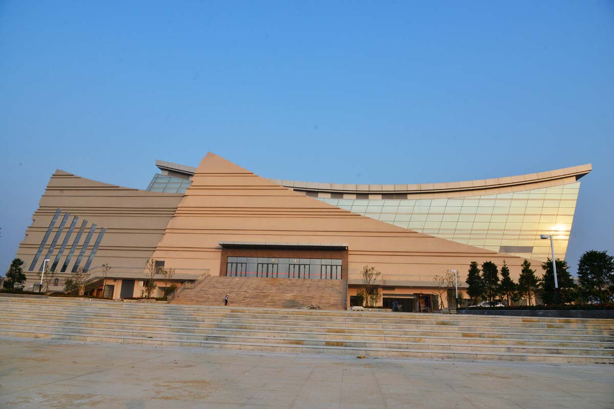 臺(tái)山新寧體育館及人防工程